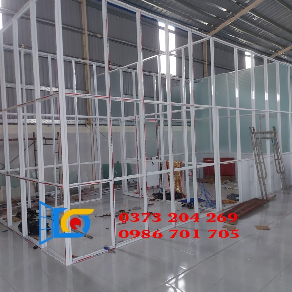 Vách ngăn nhôm sơn tĩnh điện